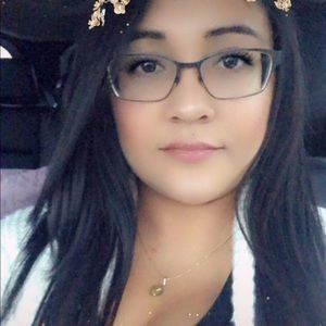 Meet your Posher, Itzel